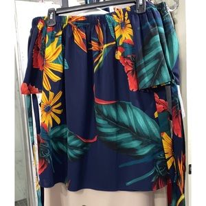 Over the shoulder flower top
